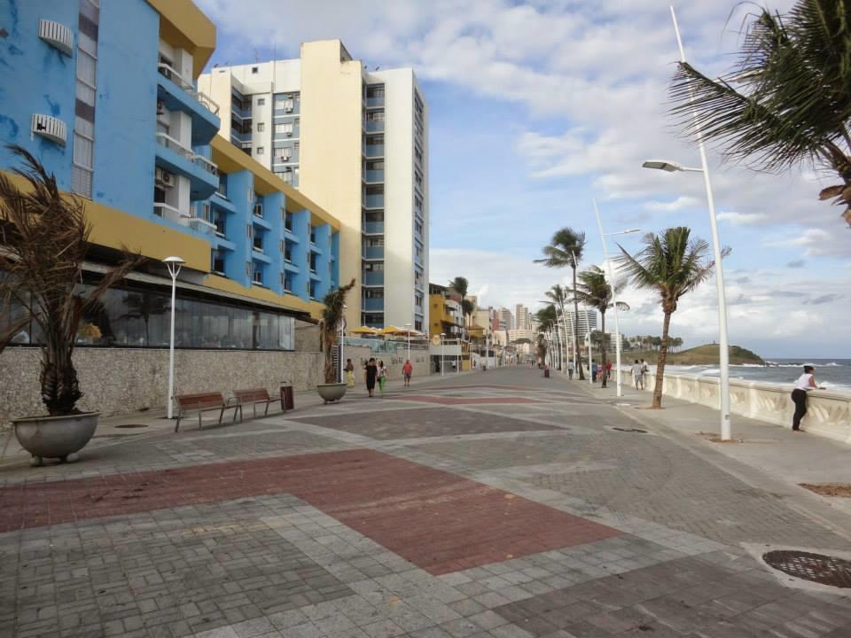 Apart Flat Farol Da Barra Salvador Exterior photo