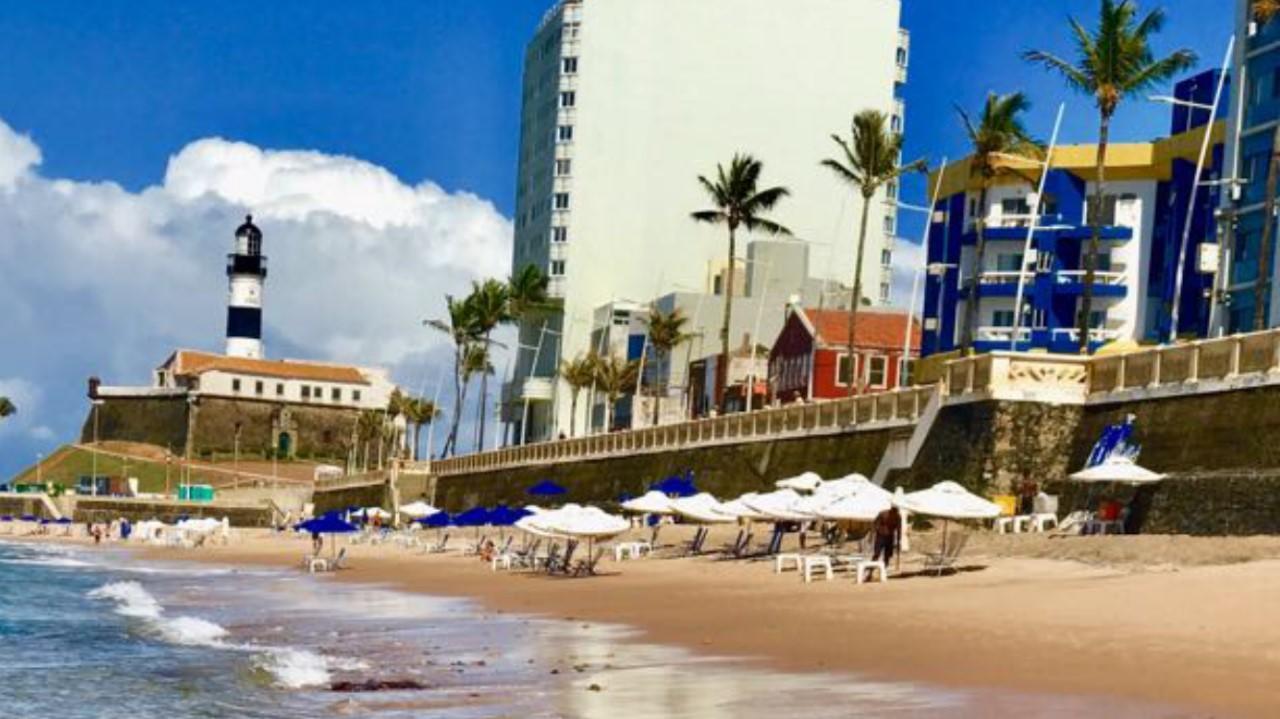 Apart Flat Farol Da Barra Salvador Exterior photo